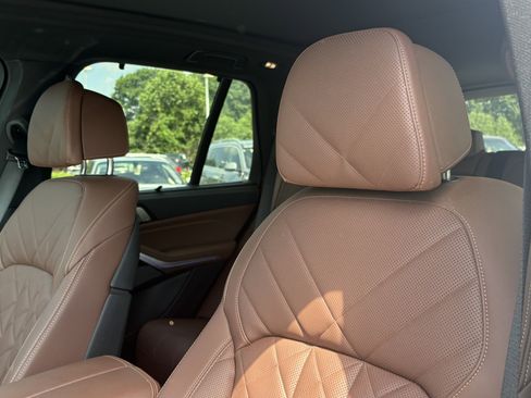 Used 2023 BMW X5 M50i w/ Executive Package AWD/4WD image 18
