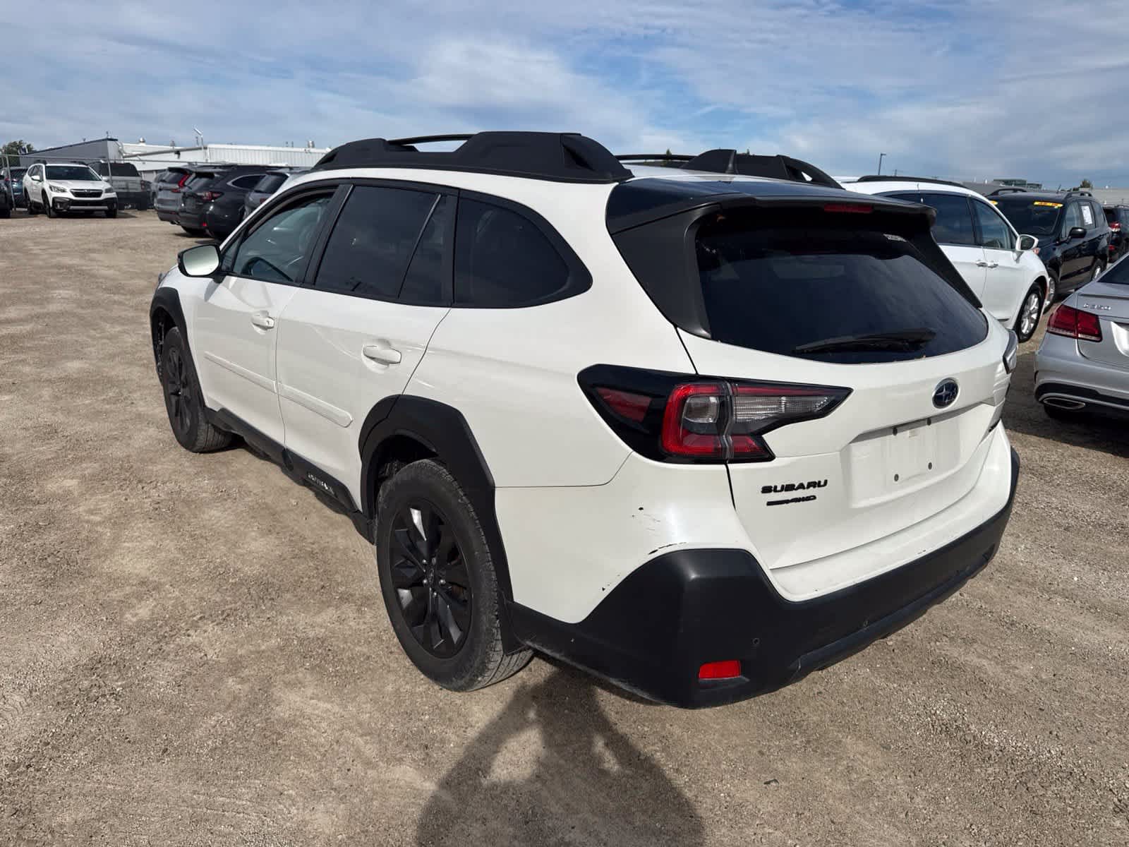 Used 2023 Subaru Outback Onyx Edition AWD/4WD image 2