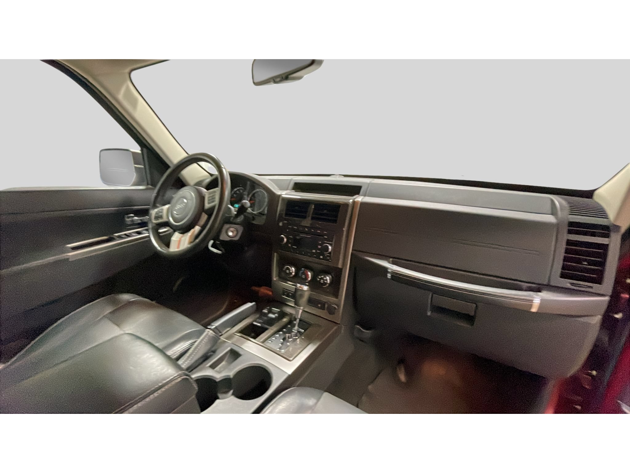 Used 2012 Jeep Liberty Limited AWD/4WD image 9
