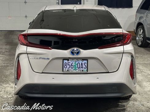 Used 2017 Toyota Prius Prime Advanced w/ Protection Package FWD image 5