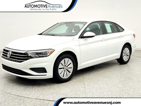 Used 2019 Volkswagen Jetta R-Line FWD image 1