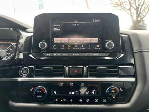 Used 2024 Nissan Pathfinder SV image 17