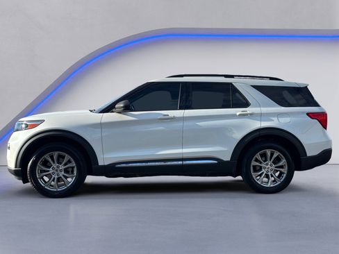 Used 2020 Ford Explorer XLT w/ Equipment Group 202A image 13