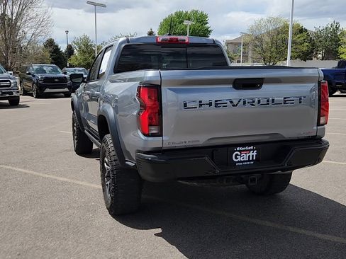 Used 2024 Chevrolet Colorado ZR2 w/ Technology Package AWD/4WD image 18