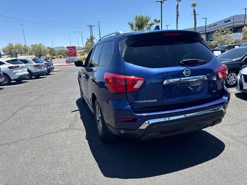 Used 2019 Nissan Pathfinder SL FWD image 12