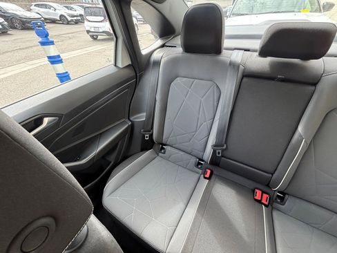 Used 2025 Volkswagen Jetta Sport image 40