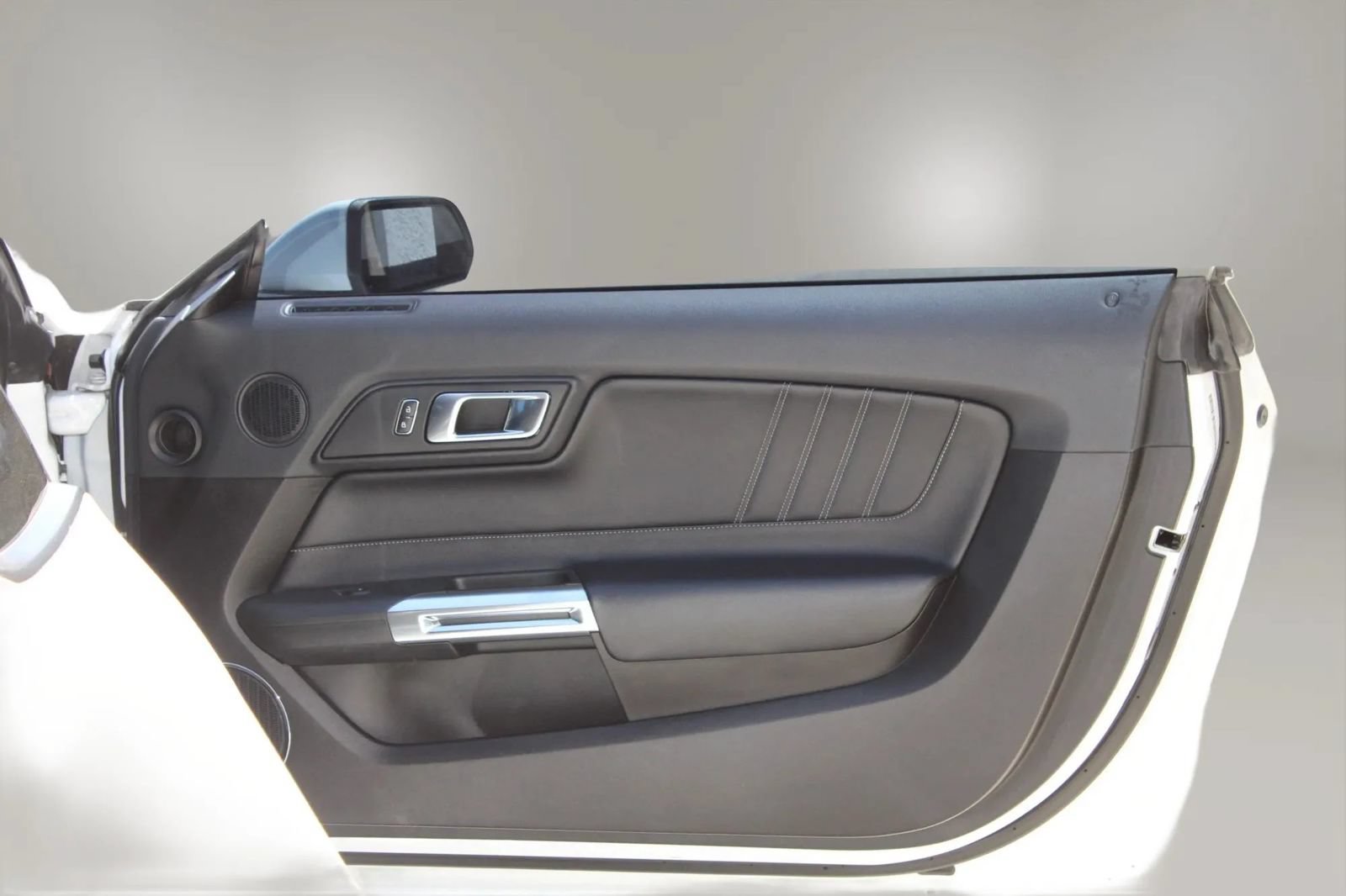 Used 2022 Ford Mustang Premium RWD image 12