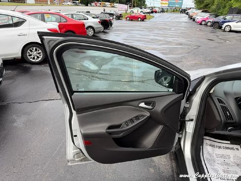 Used 2014 Ford Focus SE FWD image 5