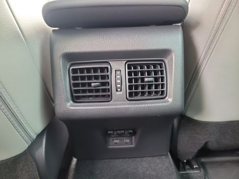 Used 2025 Toyota Camry SE FWD image 15