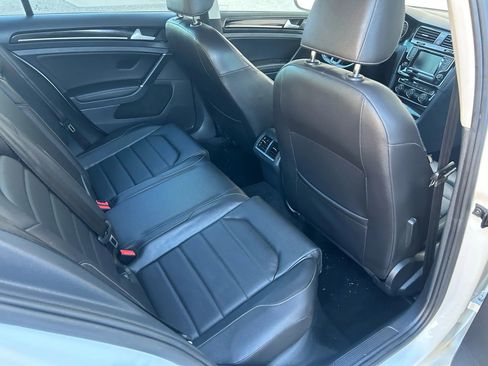 Used 2015 Volkswagen Golf TDI SEL w/ Lighting Package (SEL) image 17