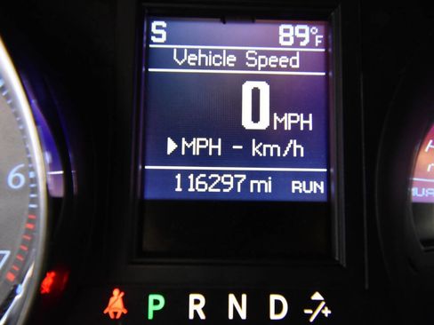 Used 2016 Chrysler Town & Country S image 26