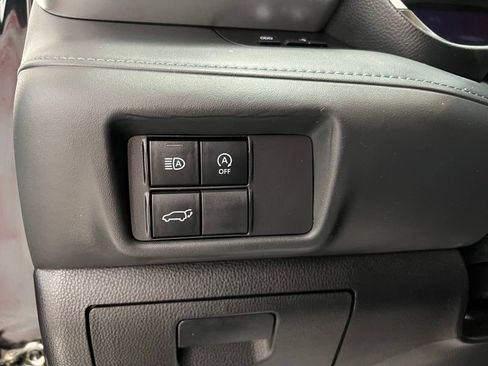 Used 2023 Toyota Highlander XLE AWD/4WD image 18