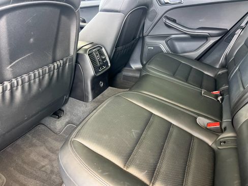 Certified 2024 Porsche Macan S AWD/4WD image 13