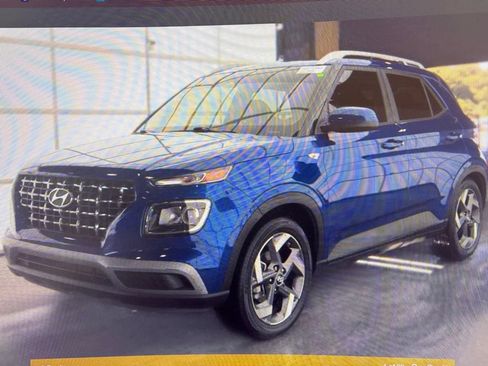 Used 2025 Hyundai Venue SEL FWD image 1