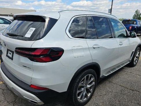 Used 2025 BMW X5 xDrive40i AWD/4WD image 3