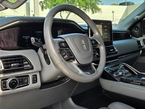 Used 2020 Lincoln Navigator Reserve image 9