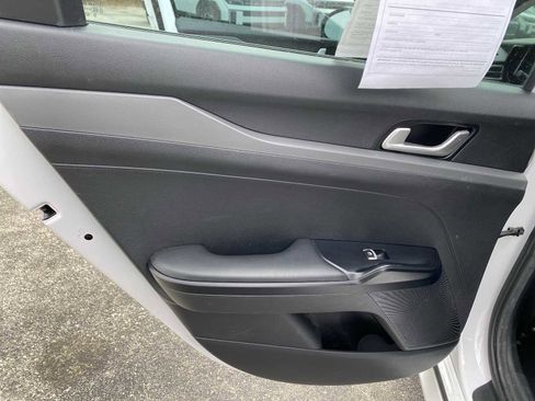 Used 2022 Kia K5 LX image 31