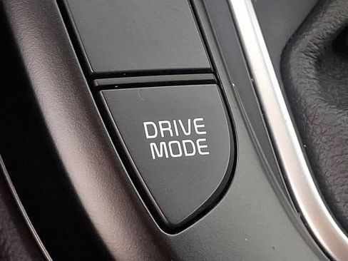 Used 2025 Kia Soul LX w/ LX Technology Package FWD image 25