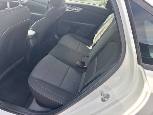 Certified 2022 Kia Forte Sedan FWD image 17