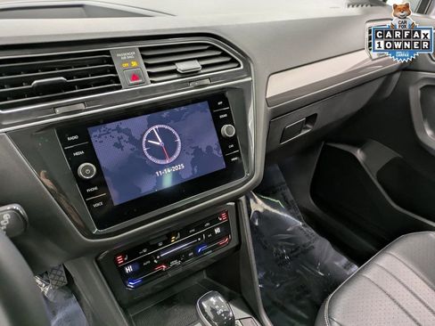Used 2022 Volkswagen Tiguan SE w/ Panoramic Sunroof Package image 13