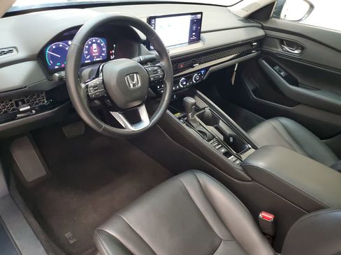 Used 2024 Honda Accord Touring image 2