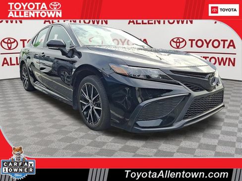 Used 2024 Toyota Camry SE FWD image 1