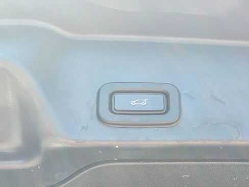 Used 2020 Land Rover Range Rover Evoque SE image 43