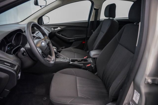 Used 2016 Ford Focus SE FWD image 18