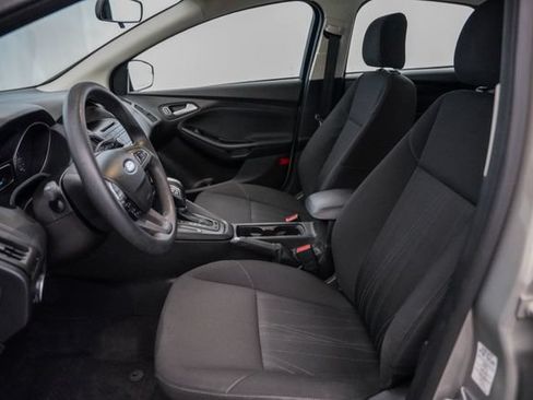 Used 2016 Ford Focus SE FWD image 18