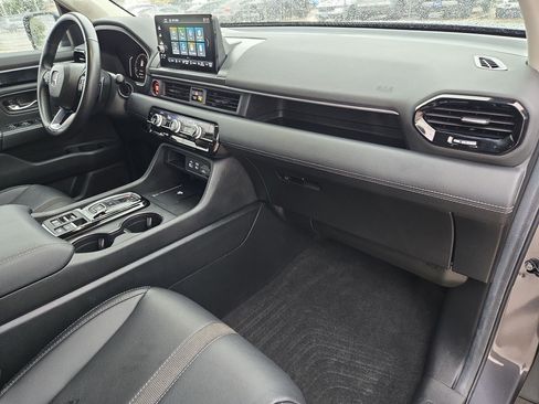 Used 2025 Honda Pilot EX-L image 32