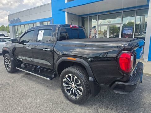Used 2023 GMC Canyon Denali w/ Denali Black Edition AWD/4WD image 3