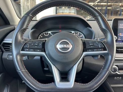 Used 2024 Nissan Altima 2.5 SR FWD image 24