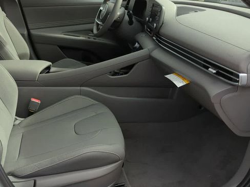 New 2026 Hyundai Elantra SEL Sport FWD image 23