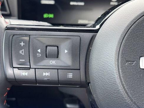Certified 2025 Nissan Kicks SR w/ SR Premium Package FWD image 28