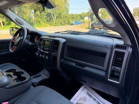 Used 2017 RAM 1500 Express AWD/4WD image 24