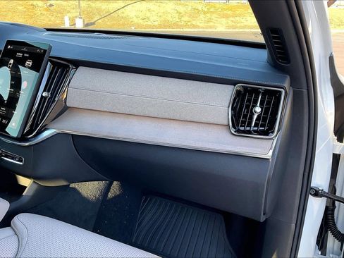 New 2026 Volvo XC90 B6 Ultra w/ Protection Package image 29