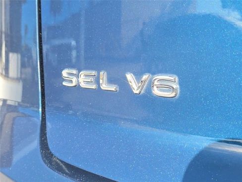 Used 2023 Volkswagen Atlas Cross Sport SEL Premium R-Line AWD/4WD image 8