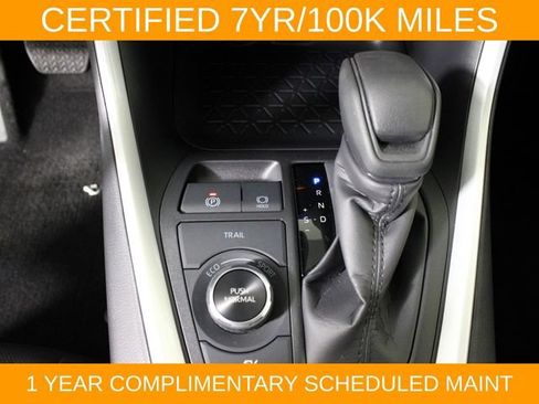 Used 2025 Toyota RAV4 XLE AWD/4WD image 26