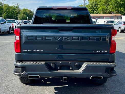 Used 2019 Chevrolet Silverado 1500 Custom w/ Custom Value Package AWD/4WD image 7