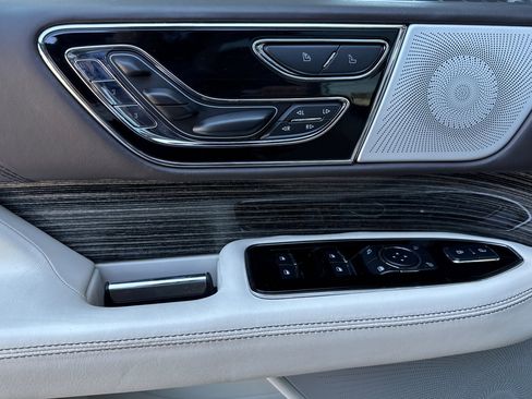 Certified 2022 Lincoln Navigator Black Label AWD/4WD image 11