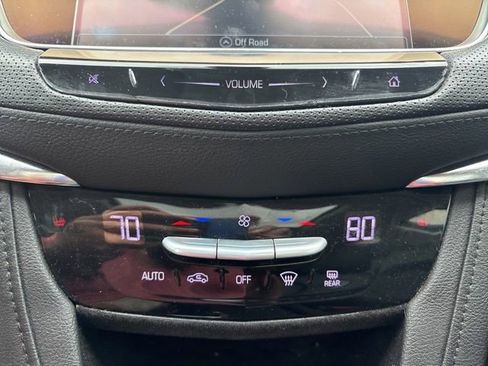 Used 2017 Cadillac XT5 Luxury w/ Driver Awareness Package FWD image 17