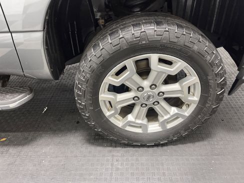 Used 2016 Nissan Titan SL image 27