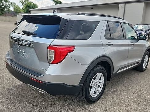 Used 2024 Ford Explorer XLT w/ Equipment Group 202A AWD/4WD image 2