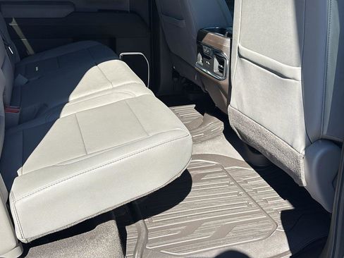 New 2026 GMC Sierra 2500 SLT w/ SLT Premium Package image 18