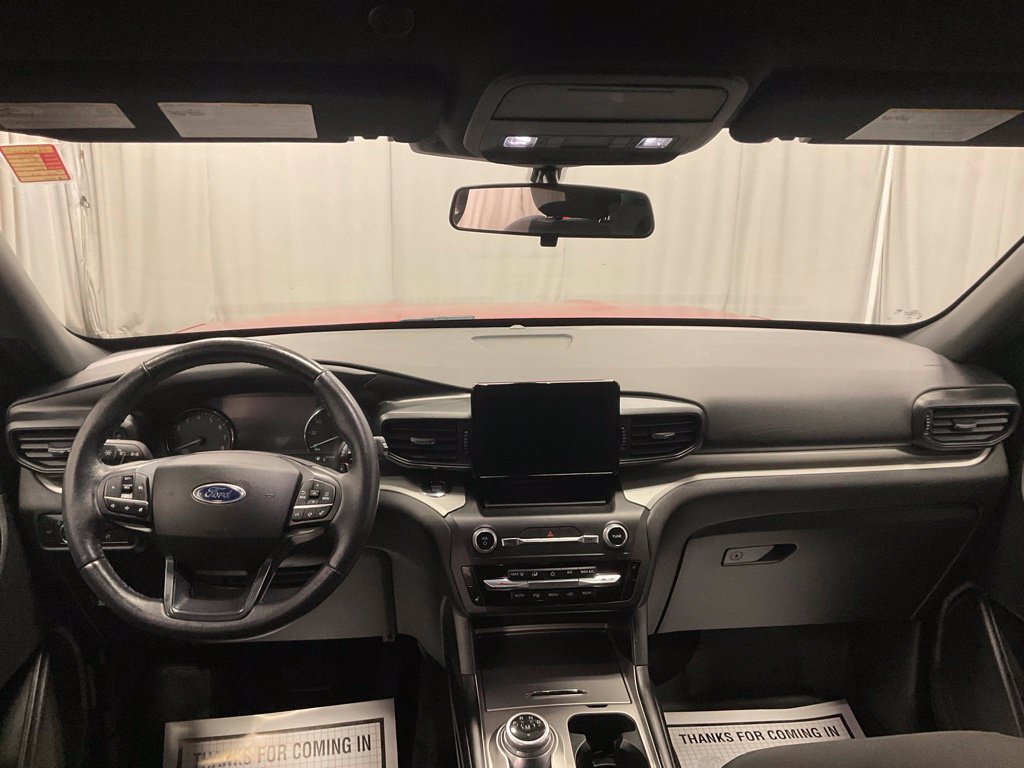 Used 2020 Ford Explorer XLT w/ Comfort Package AWD/4WD image 2
