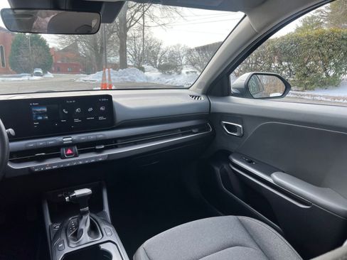 Used 2025 Kia K4 LXS image 31