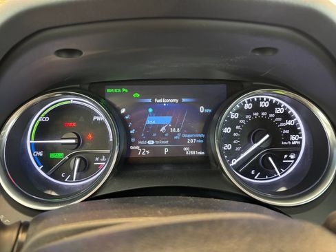Used 2018 Toyota Camry XLE w/ Audio Package FWD image 18