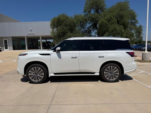 Used 2026 INFINITI QX80 Luxe w/ Exterior Package RWD image 3