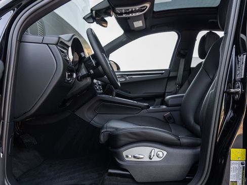 New 2026 Porsche Macan image 23