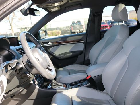 Used 2018 Audi Q3 2.0T Premium Plus w/ Premium Plus Package image 28